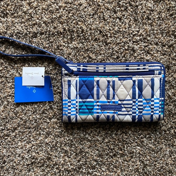 Vera Bradley RFID Wristlet - Picture 1 of 5
